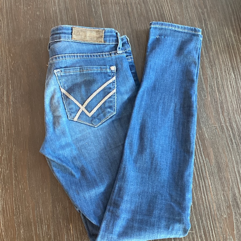 William Rast jeans in size 26. Made in Los Angeles.